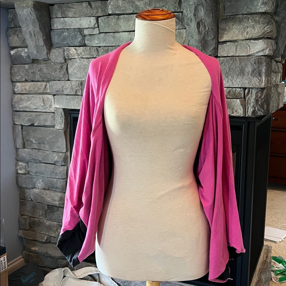 Lululemon Reversible Long Sleeve Shrug O/S Gray/Pink